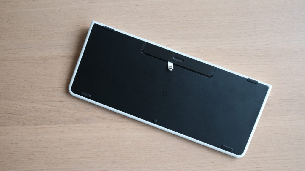 Logitech K780 Multi-Device Wireless Keyboard Review 6 Logitech K780 Multi-Device Wireless Keyboard Review 5