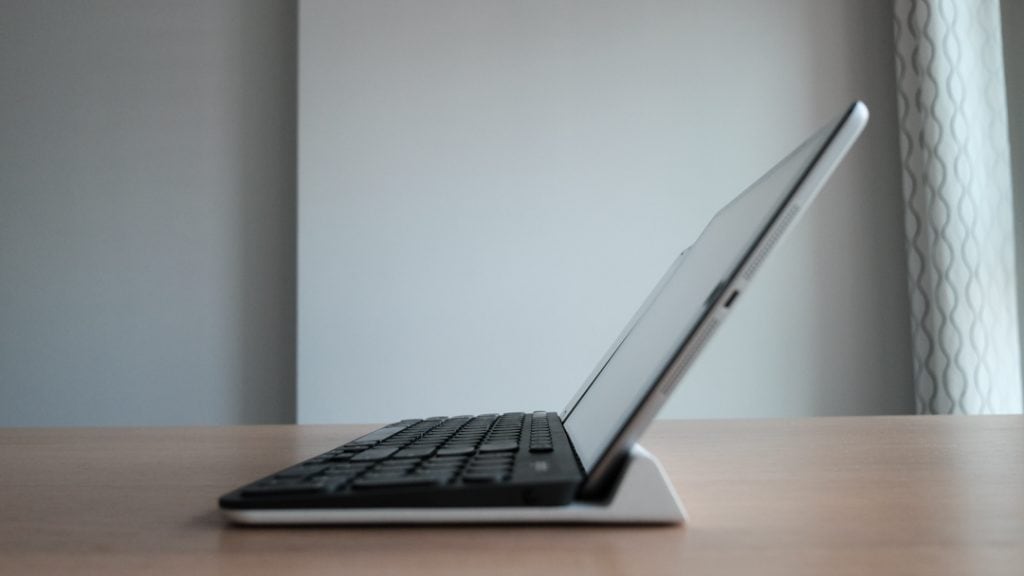 Logitech K780 Multi-Device Wireless Keyboard Review 9 Logitech K780 Multi-Device Wireless Keyboard Review 8